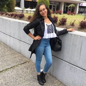 Meet your Posher, Valeria